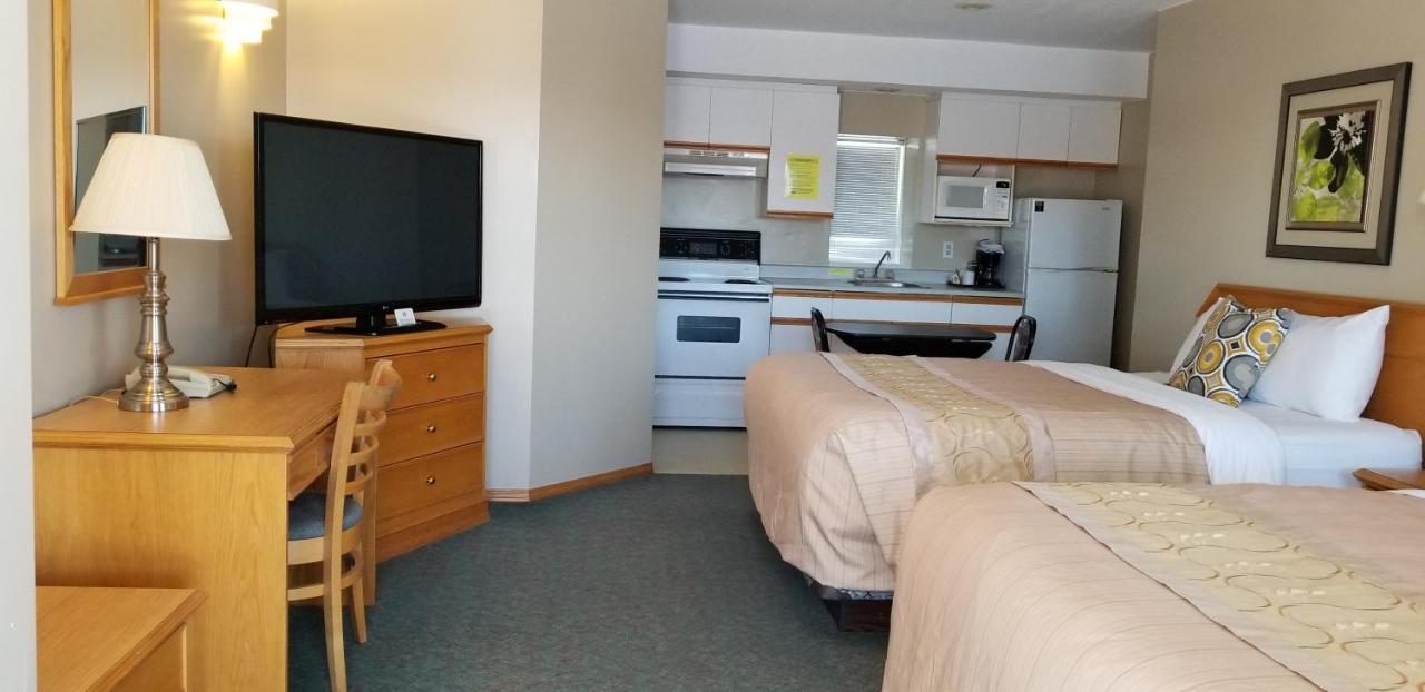 Athabasca Lodge Motel Bagian luar foto